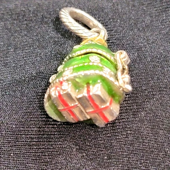 BRIGHTON CHRISTMAS HOLIDAY TREE CHARM OPENS WITH SANTA NWOT - Picture 2 of 4